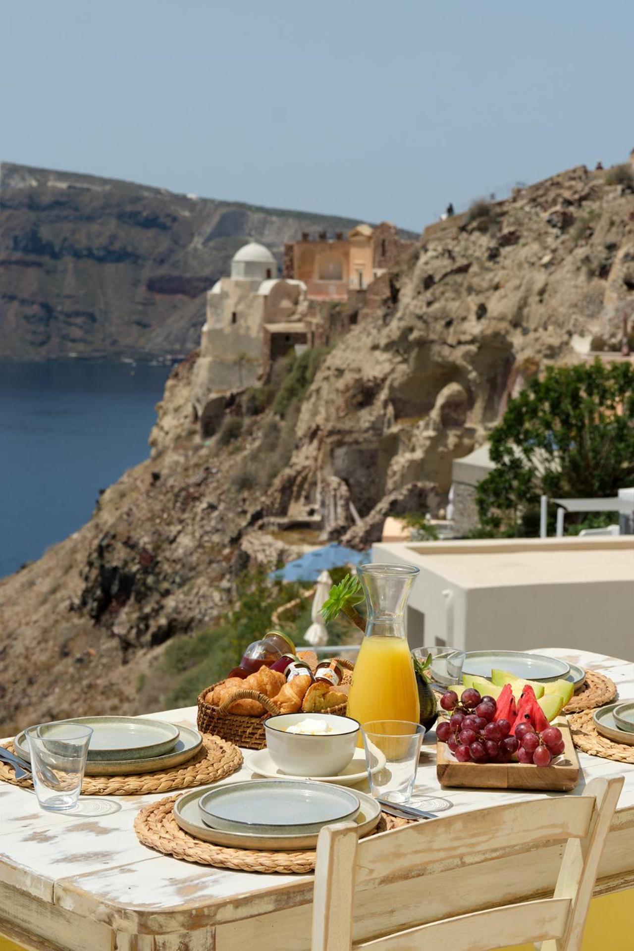 Ilivatos - Elegant Villa On The Caldera'S Edge Oía Dış mekan fotoğraf